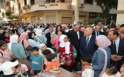 محافظ القاهرة وكورال طلاب